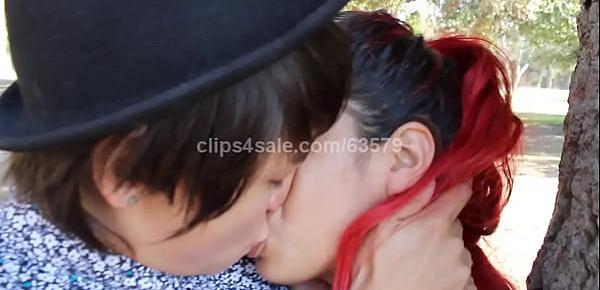  Girls Kissing (SD Video4 Preview)